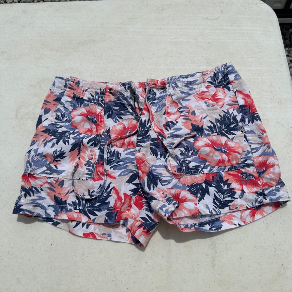 GAP Floral Women's Cargo Shorts - Red, Blue, and White